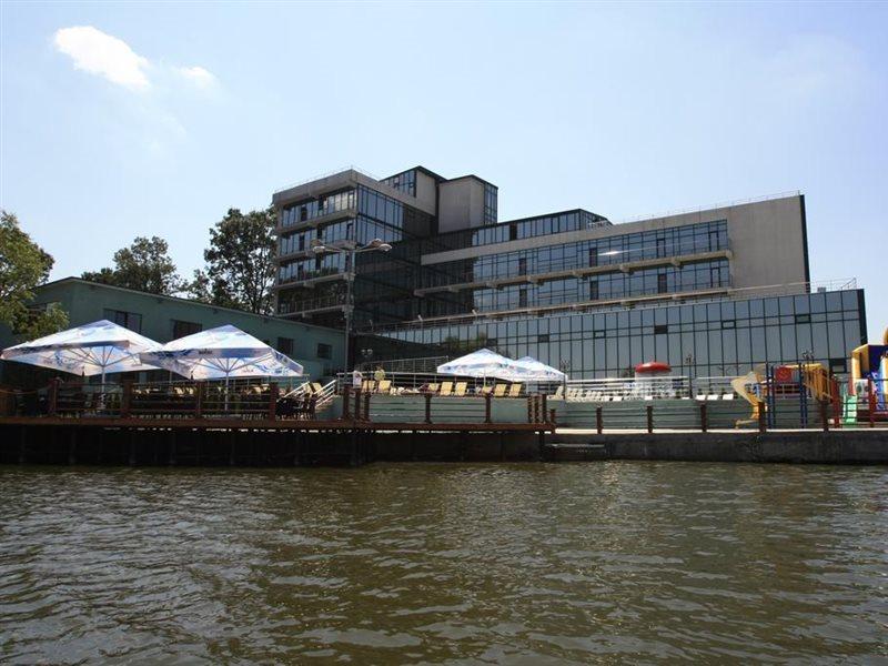 Hotel Zimbru Snagov Tincabesti エクステリア 写真