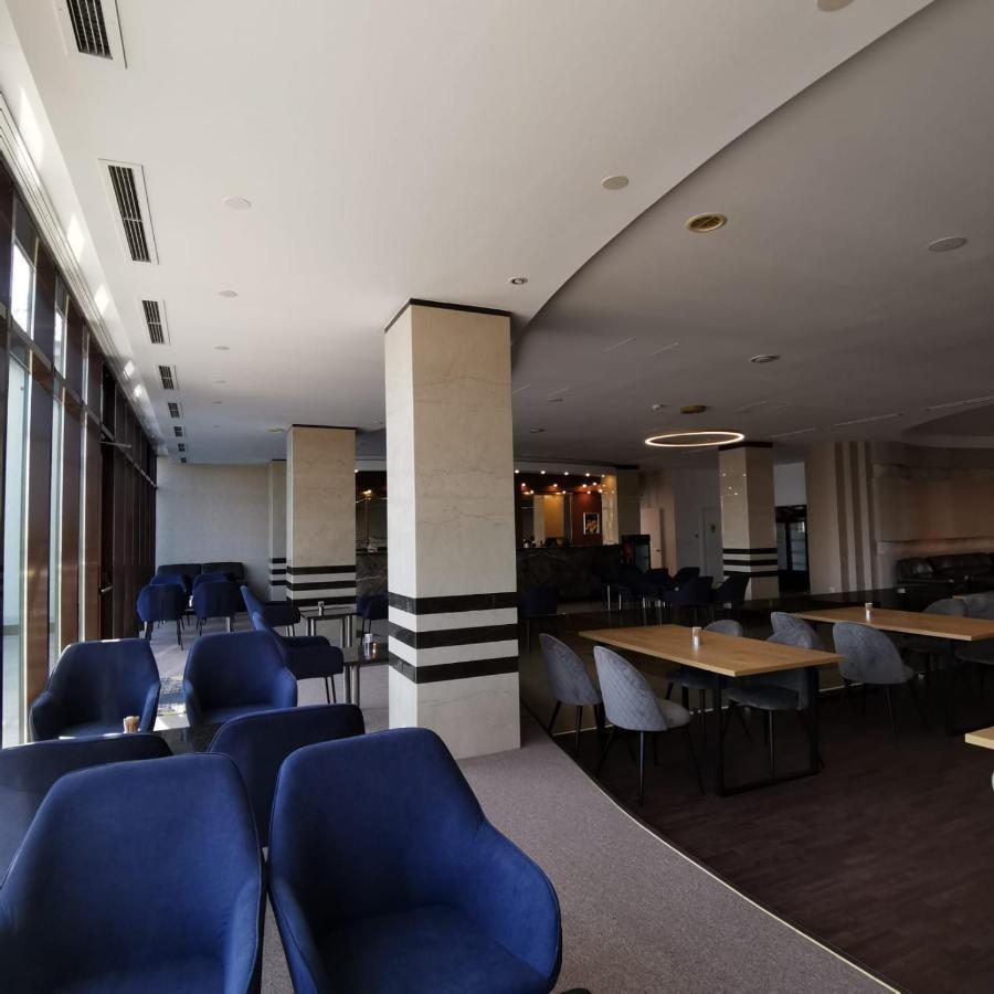 Hotel Zimbru Snagov Tincabesti エクステリア 写真