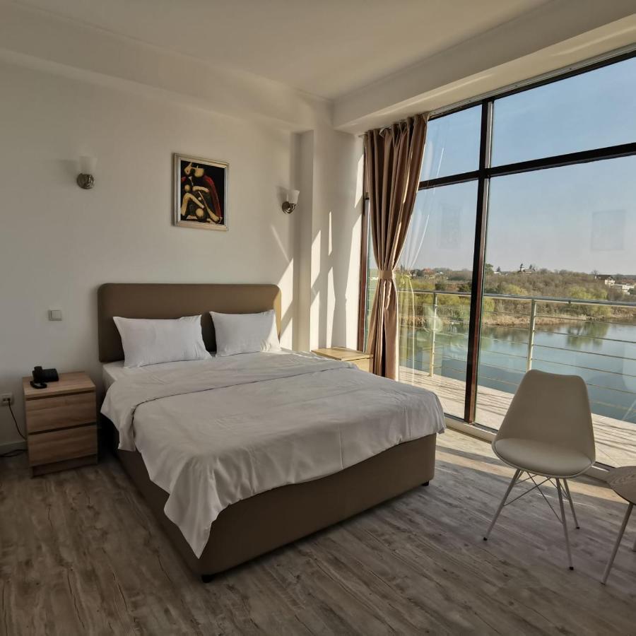 Hotel Zimbru Snagov Tincabesti エクステリア 写真